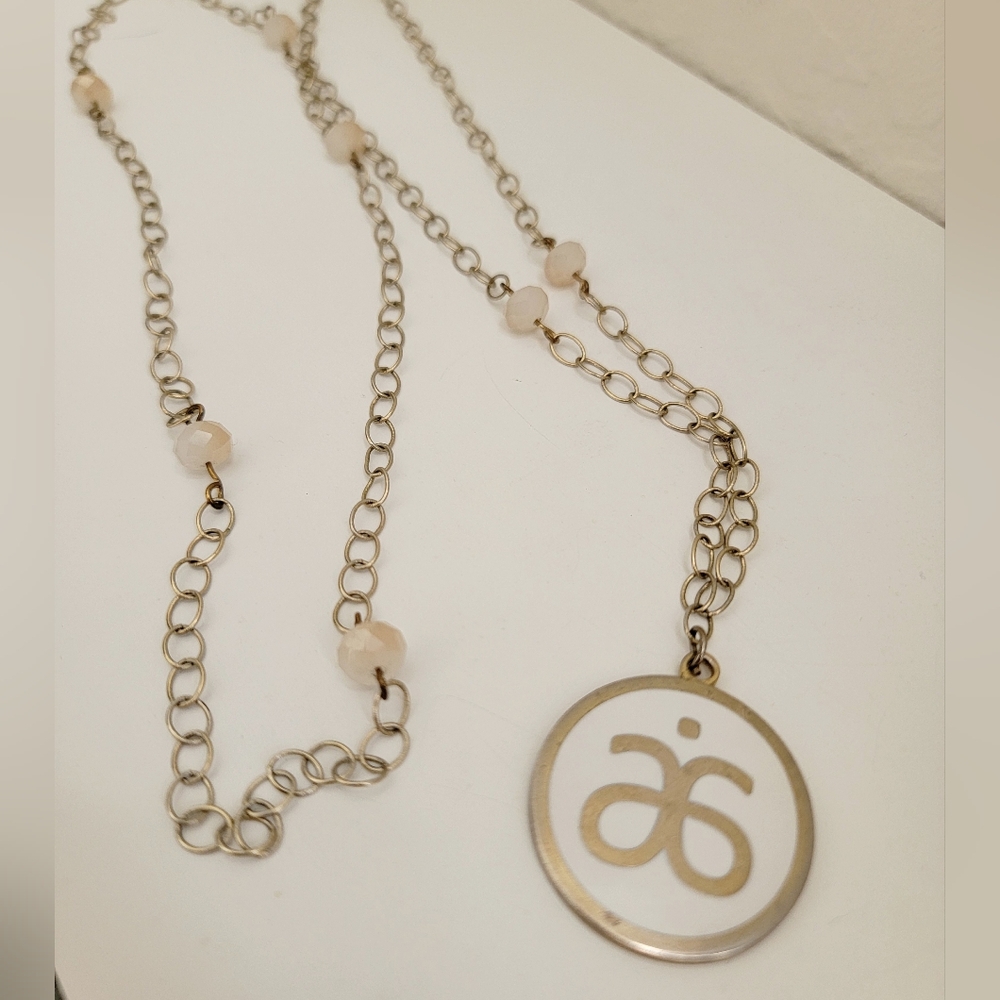Arbonne gold pendant necklace